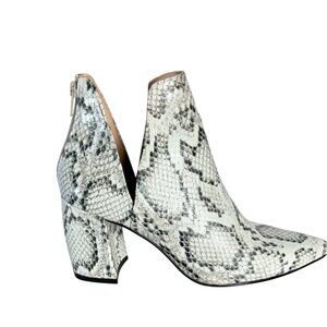Steve Madden Edric Ankle Bootie Snakeskin Print Size 6 Block Heel Side Cut Out